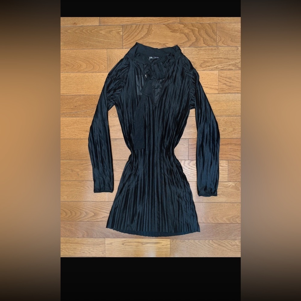 Zara Black Pleated Long Sleeve Dress